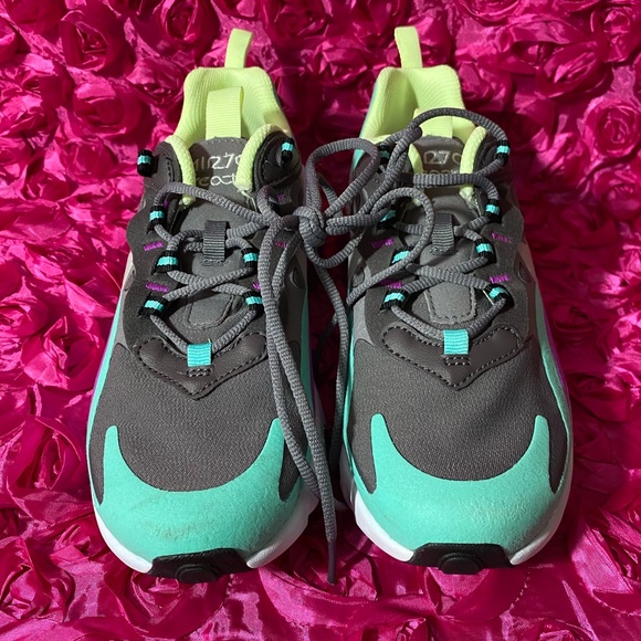 Nike Kids' Air Max 270 React - Picture 3 of 8